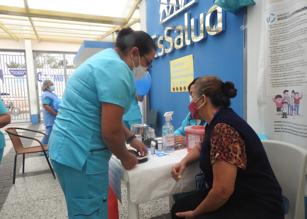 Día del Enfermero Peruano: EsSalud Moyobamba realizó campaña preventiva en beneficio de todos los asegurados