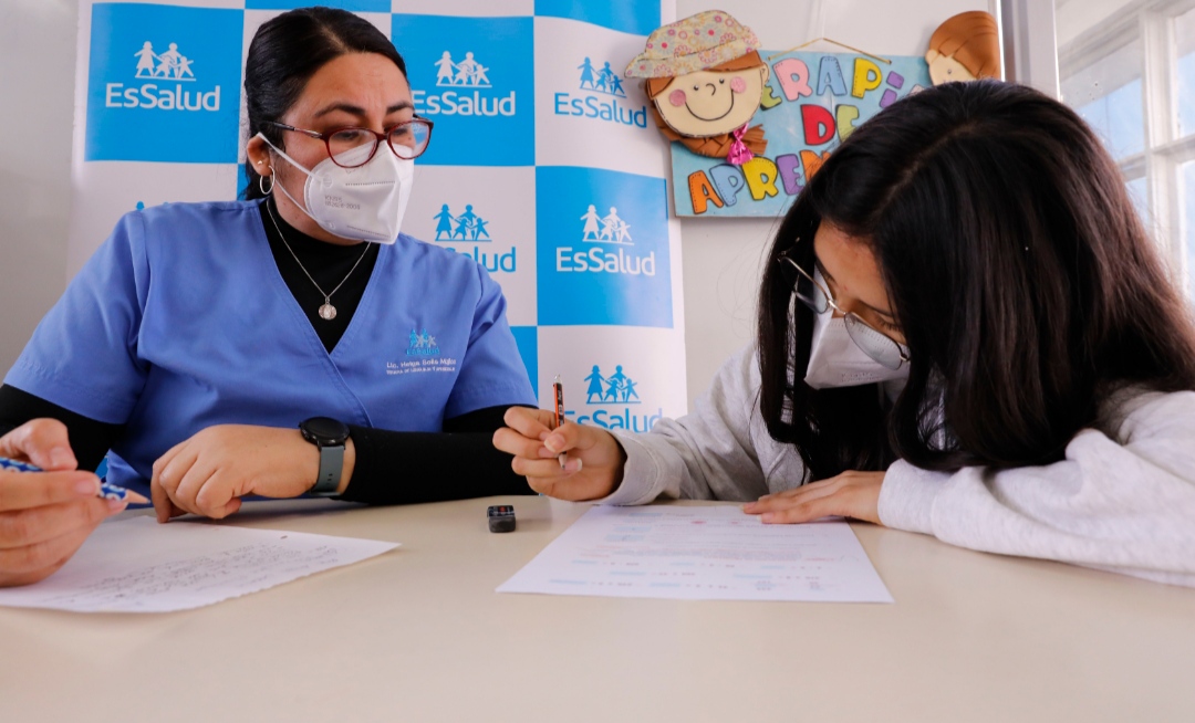 Essalud - Hospital Almenara brindó más de 4000 terapias de aprendizaje y lenguaje a niños durante la pandemia