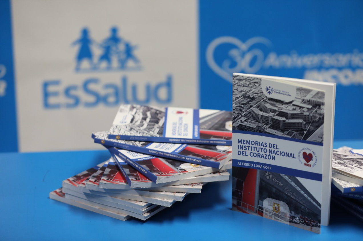 Essalud - Presentan libro sobre el inicio y desarrollo de los tratamientos cardiovasculares en el Perú
