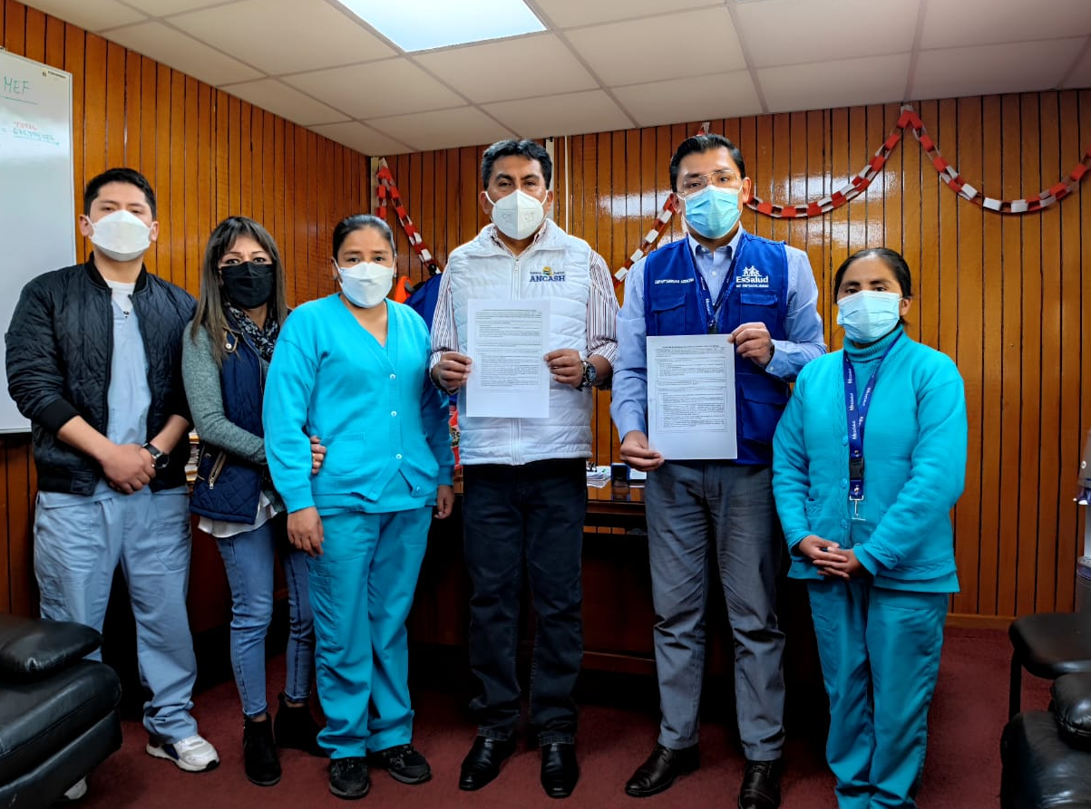 Essalud - EsSalud Huaraz y GORE Áncash firman alianza de cooperación para implementar el programa “Mi Salud, Mi Vida”