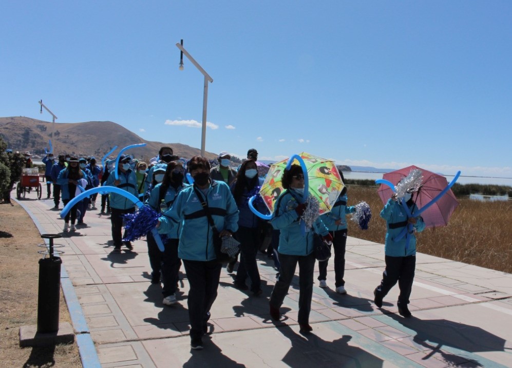 EsSalud Puno realiza caminata saludable por 86 Aniversario de la Seguridad Social