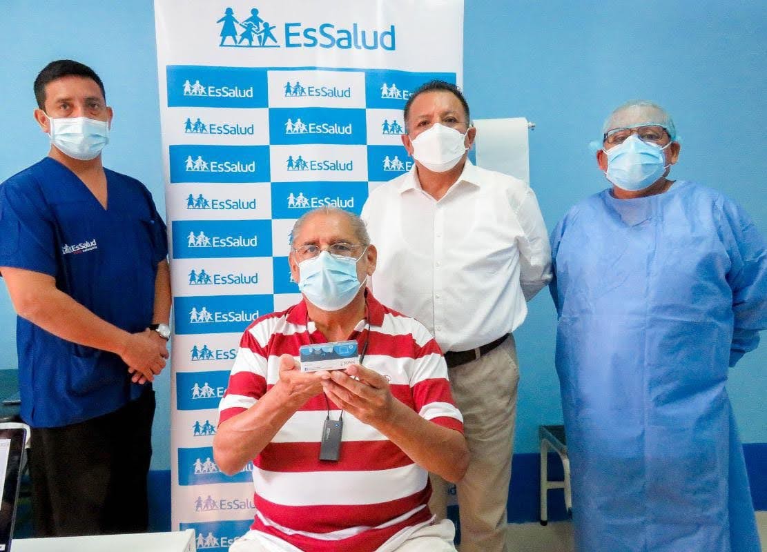 EsSalud Tumbes entrega audífonos y devuelve audición a pacientes asegurados