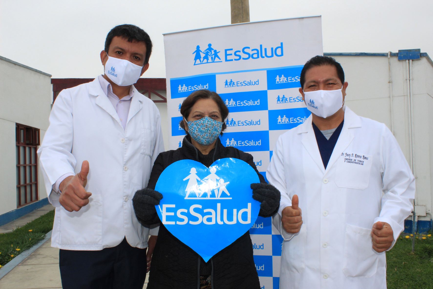 EsSalud: Médicos extirpan tumor del pulmón de abuelita con moderna técnica quirúrgica