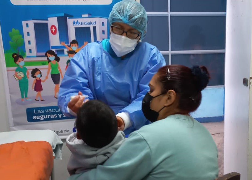 EsSalud Áncash realiza jornadas de vacunación a niños y niñas