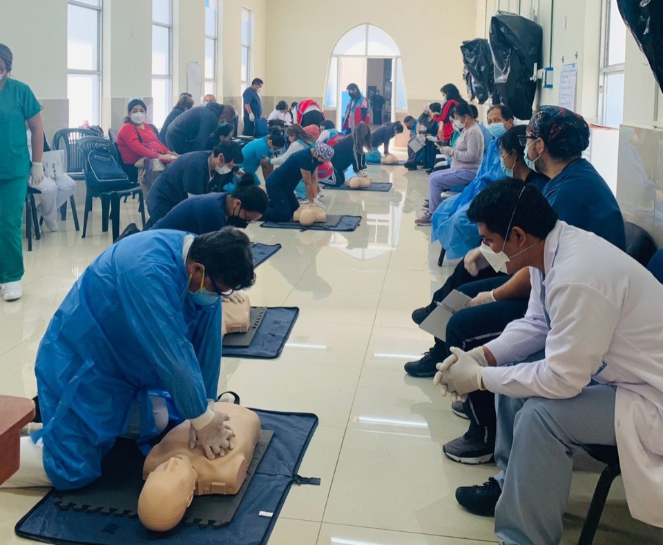 Essalud - Hospital Chocope de EsSalud La Libertad capacitó a su personal en temas de RCP Básico