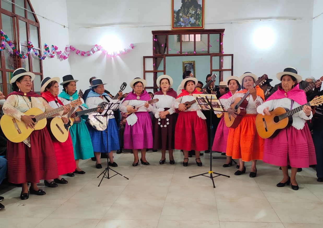 Essalud - EsSalud Ayacucho celebra el Día Internacional del Adulto Mayor con actividades artísticas y deportivas