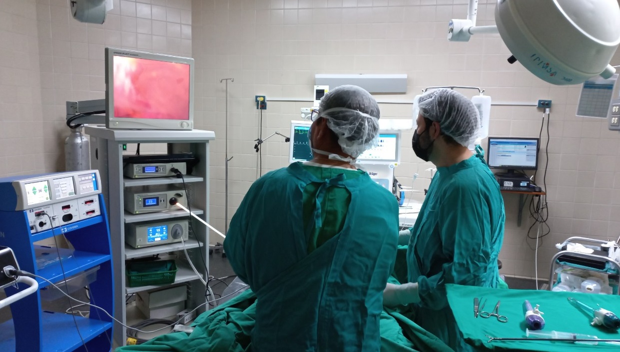 Médicos de EsSalud Cusco realizan cirugías laparoscópicas de cáncer de colon mínimamente invasivas