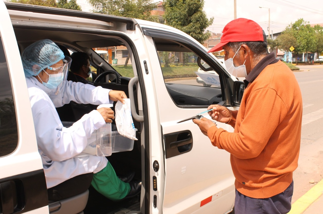 Essalud - EsSalud Cusco reactiva Farma Móvil servicio que permite la entrega de medicamentos cerca al domicilio de los pacientes
