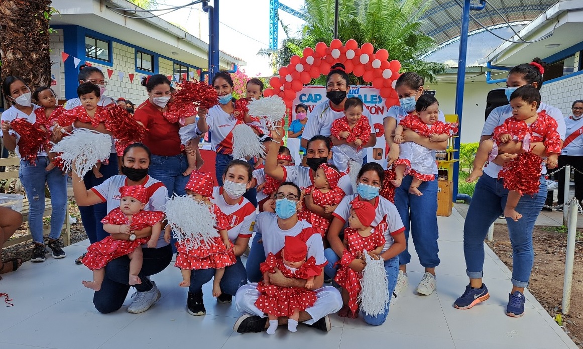EsSalud Tarapoto: Bebés, mamás y papás del taller de estimulación temprana adelantan celebración del Día de la Canción Criolla