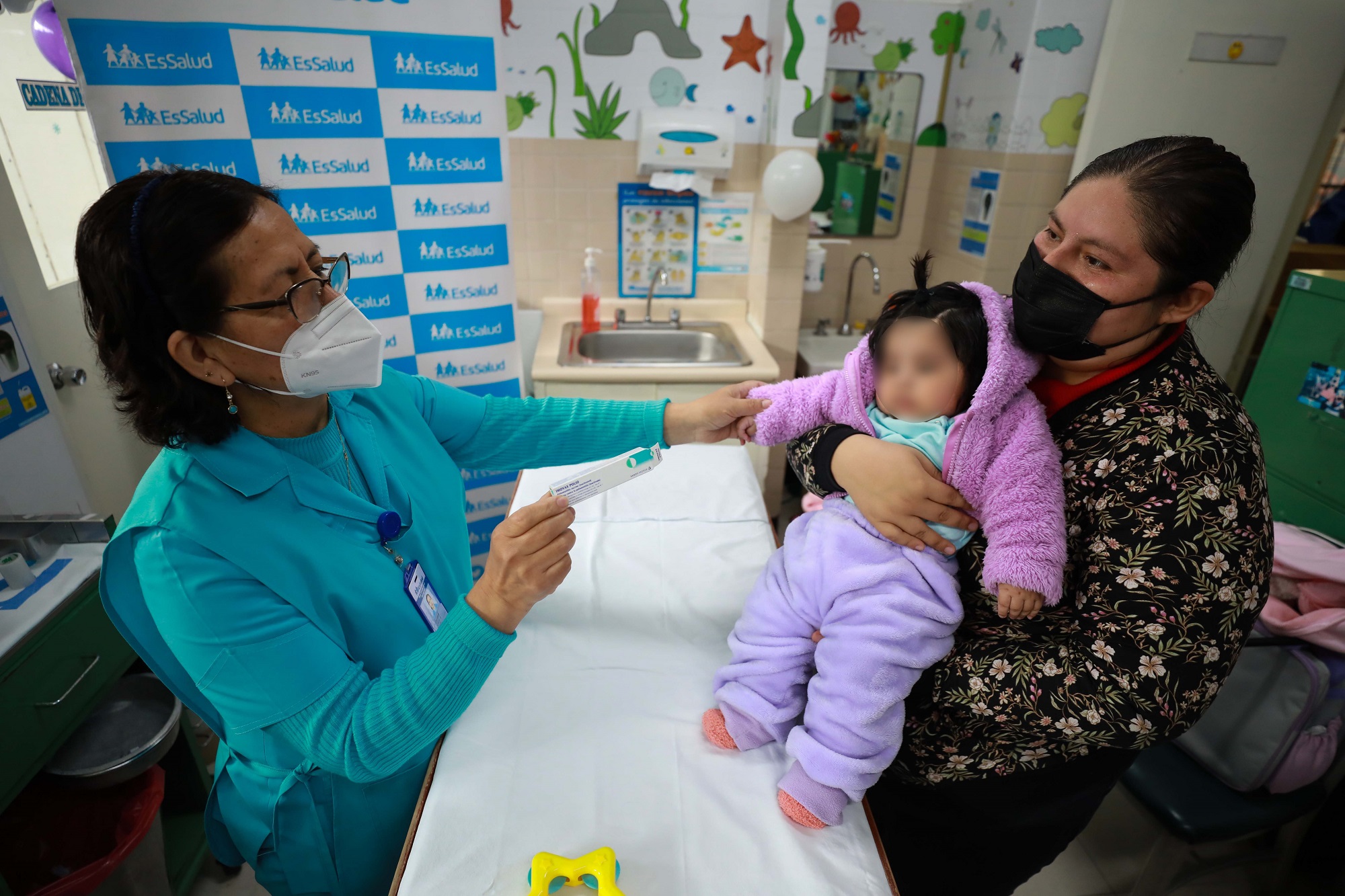 EsSalud aplicó más de 200 mil dosis de vacuna contra la polio a niños menores de cinco años