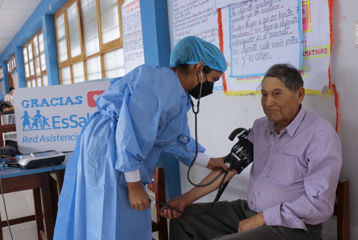 EsSalud Piura beneficia a Familias del distrito de Yamango con campaña integral de salud