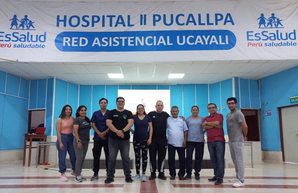 Capacitan a personal de terapia física y rehabilitación de EsSalud Ucayali