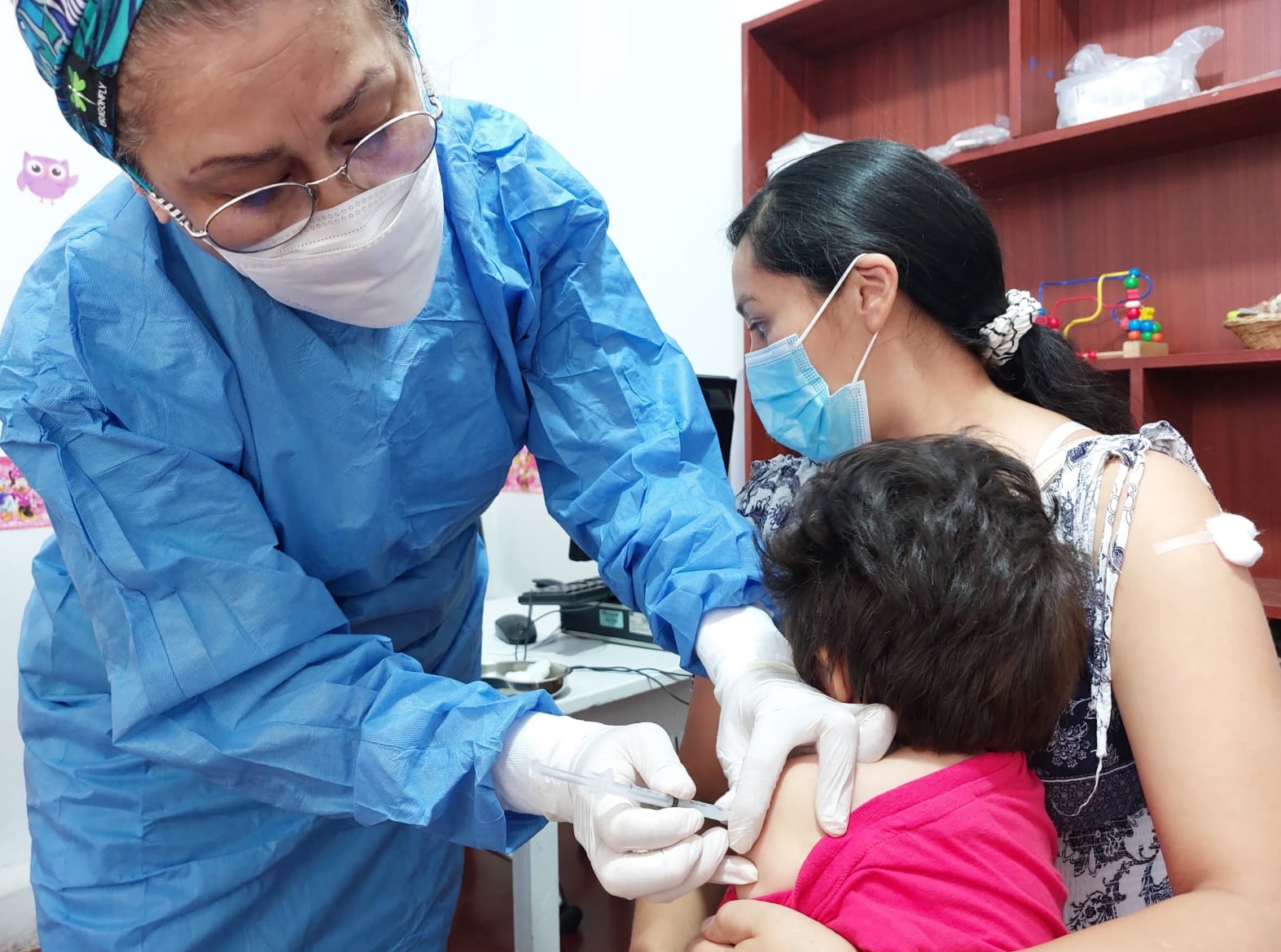 Essalud - EsSalud Huánuco inicia vacunación Covid-19 a menores de 5 años