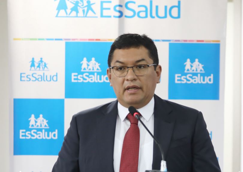 Doctor Aurelio Orellana Vicuña asume presidencia de EsSalud