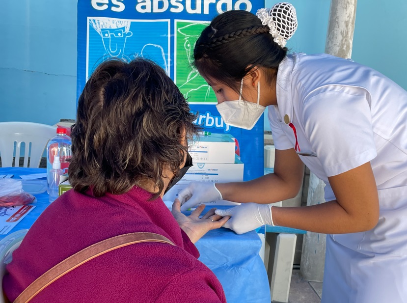 Essalud - EsSalud Arequipa hace pruebas de descarte y da consejería para prevenir el VIH Sida
