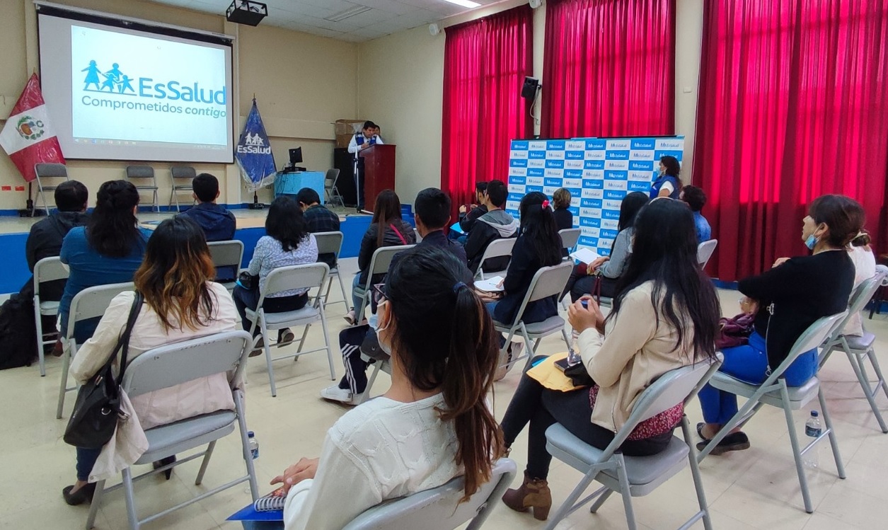 Essalud Ayacucho Capacita A Serumistas Y Al Personal De Salud Essalud 