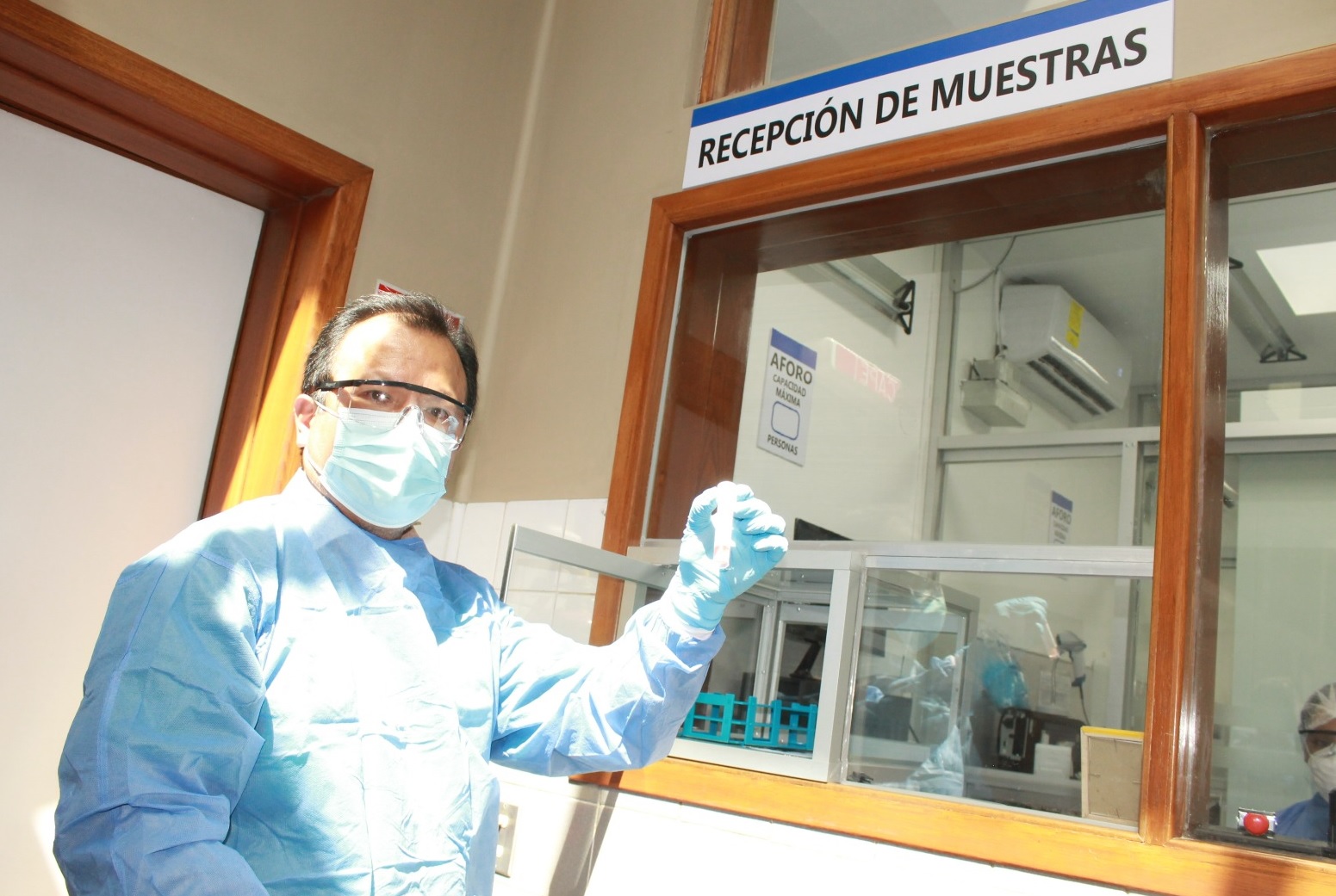 Essalud - Laboratorio Molecular de EsSalud Cusco procesó más de 8 mil pruebas para diagnóstico del COVID-19 y otras enfermedades