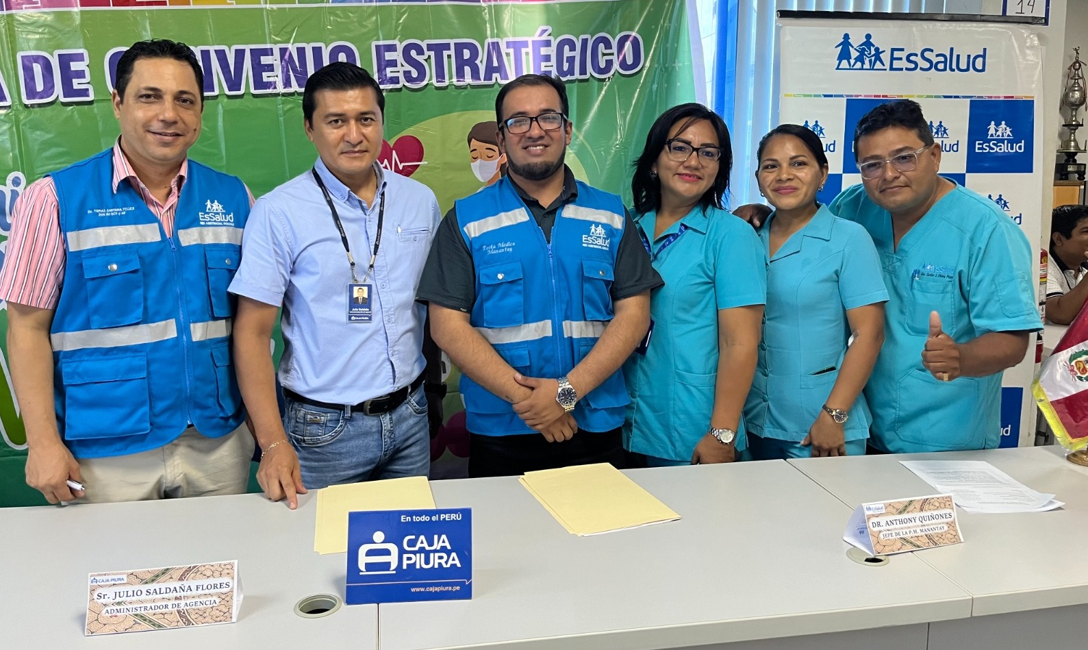 Essalud - EsSalud Ucayali firma convenio de prestaciones médicas en beneficio de trabajadores de Caja Piura