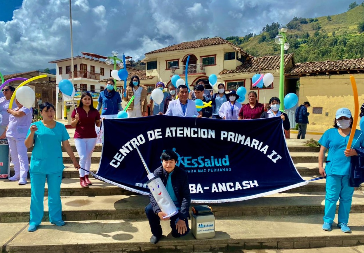EsSalud Huaraz participó en pasacalle de lanzamiento de campaña de vacunación de quinta dosis