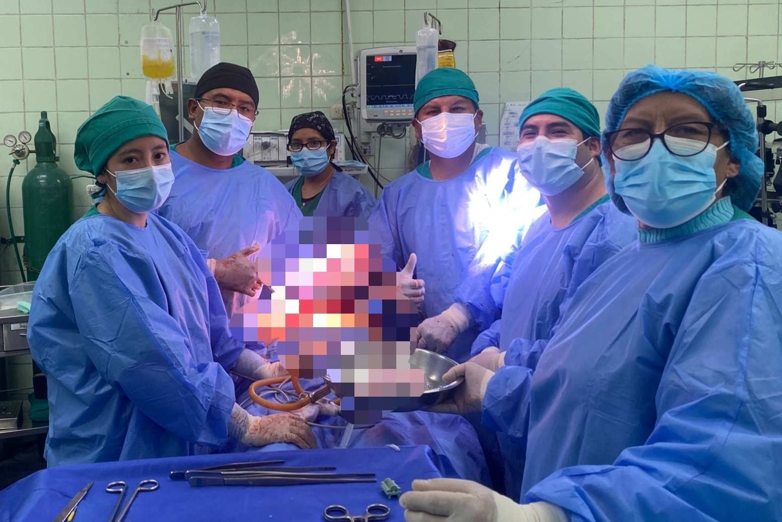 Essalud - EsSalud Juliaca realiza cirugía compleja a dos adultos mayores en el Hospital Base III Juliaca