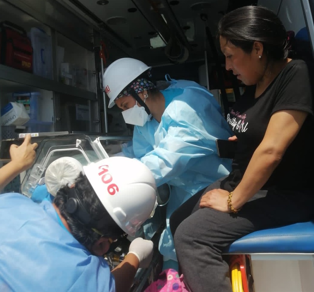 La Libertad: médicos de EsSalud salvan la vida de mujer y recién nacido tras dar a luz en una camioneta