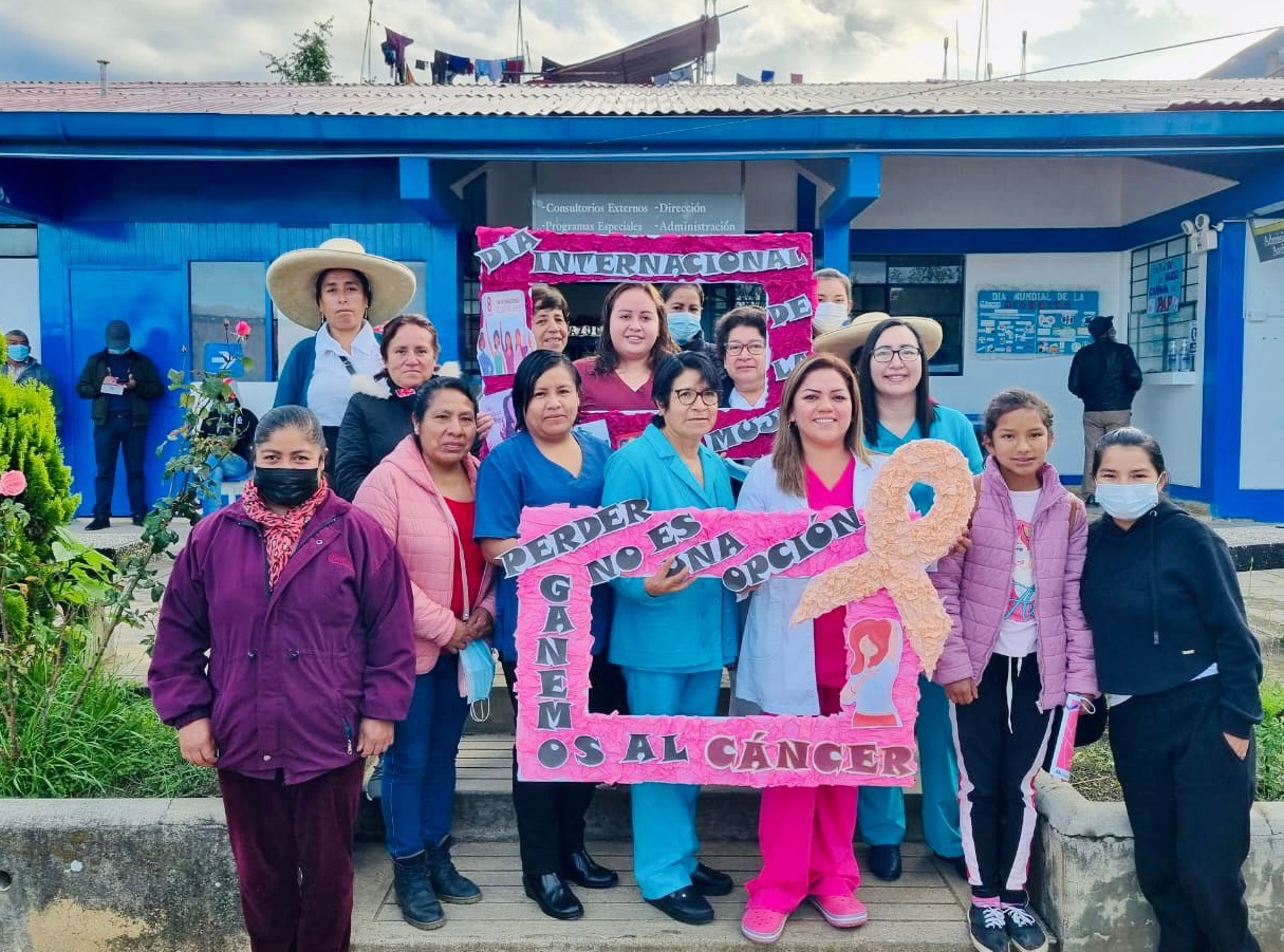 Essalud - EsSalud Cajamarca realiza campaña de salud por el Día Internacional de la Mujer