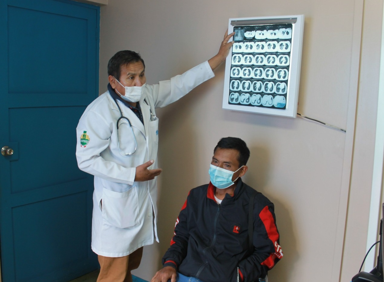 Médicos de EsSalud Cusco salvan la vida de un paciente que tenía tuberculosis grave