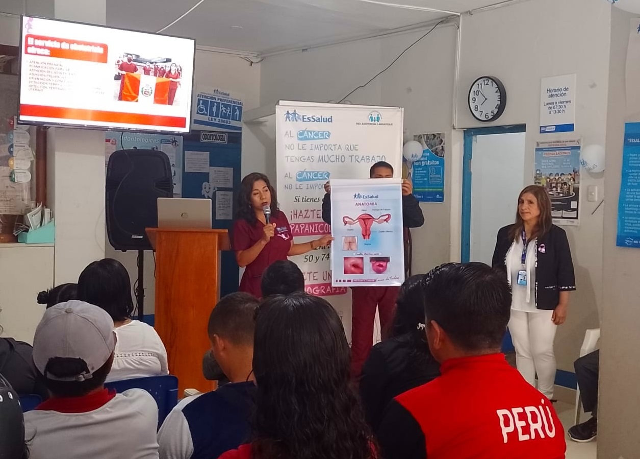 Essalud - CAP II – San Ignacio de EsSalud Jaén organizó charlas preventivas de cáncer de mama y cáncer de cuello uterino
