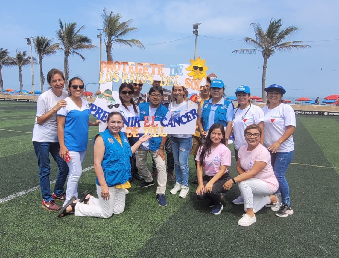 EsSalud La Libertad realizó campaña “Verano seguro y saludable” en la playa de Huanchaco