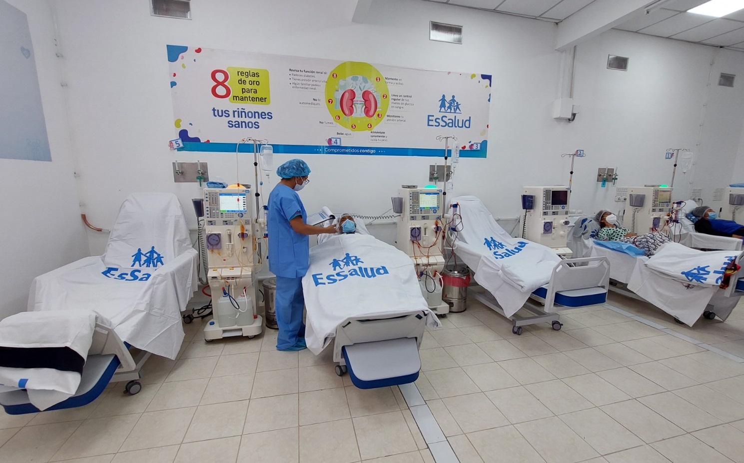 Essalud - EsSalud Moquegua pone en funcionamiento el servicio de hemodiálisis