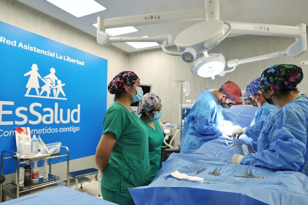 Hospital De Chao Brinda Servicio De Emergencia Y Hospitalización Las 24 Horas Del Día Essalud 3018