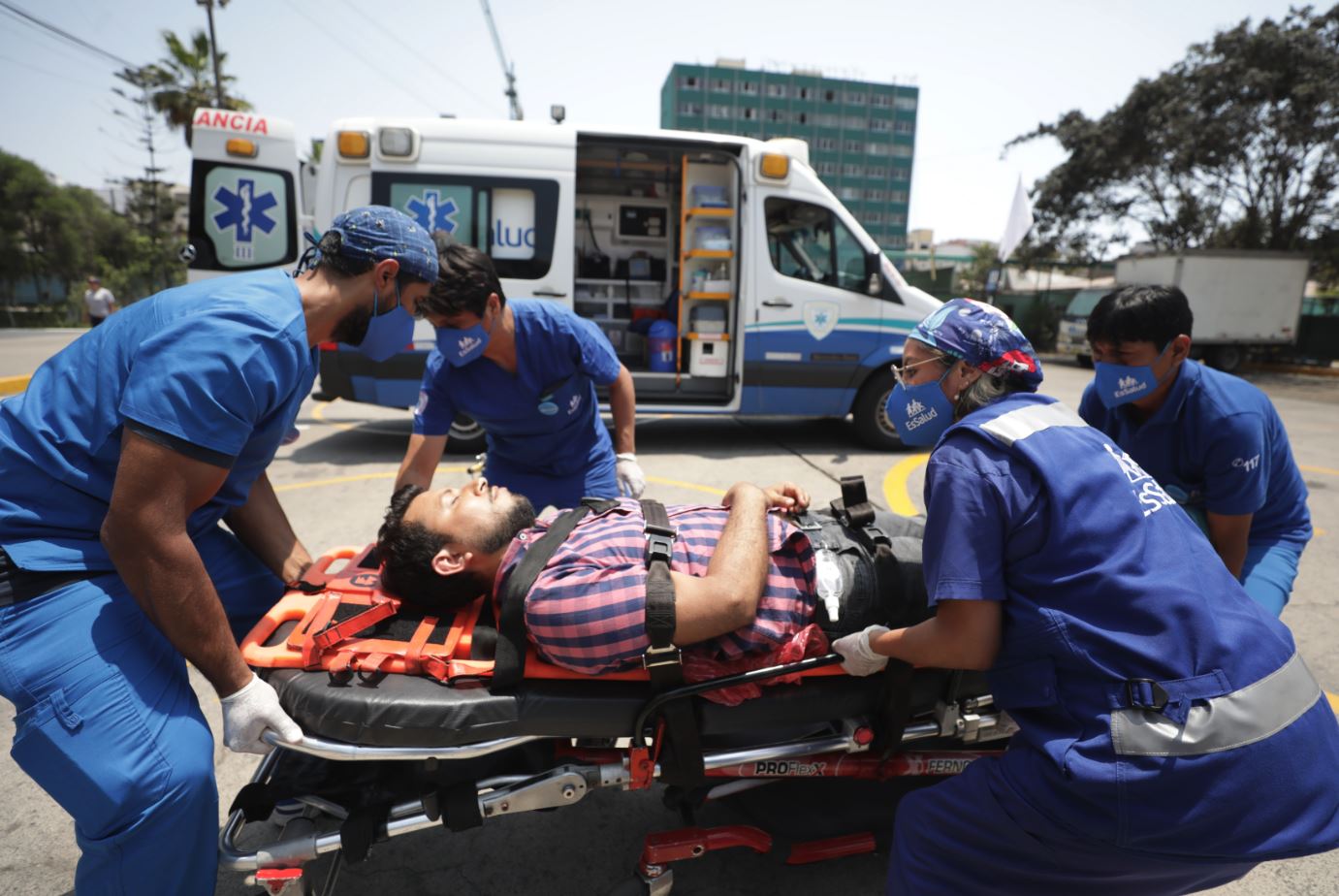 Essalud - EsSalud: ambulancias de STAE han realizado más de 22 000 atenciones en lo que va del año