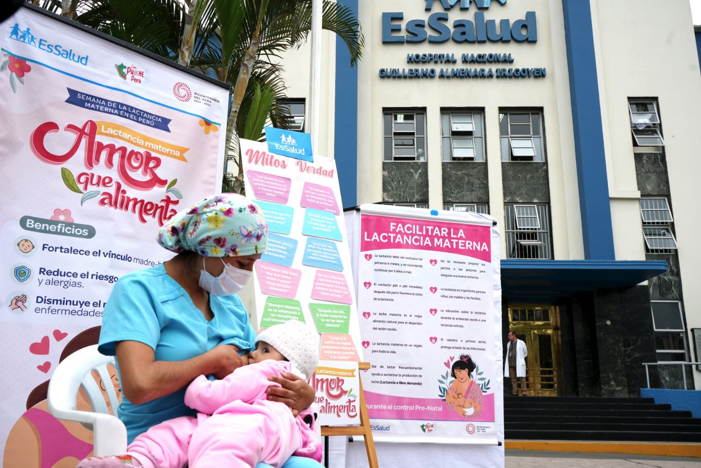 Essalud - “Amor que alimenta”: EsSalud realiza feria de salud que promueve la lactancia materna para disminuir los índices de anemia
