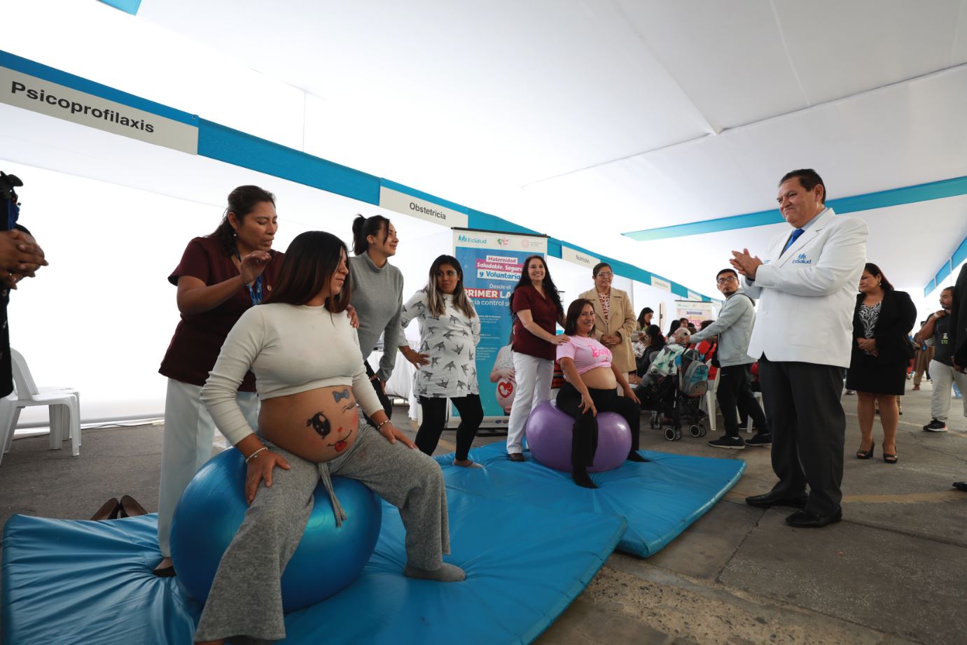 Essalud - EsSalud realizó con éxito Feria Preventiva de Salud para asegurados y no asegurados