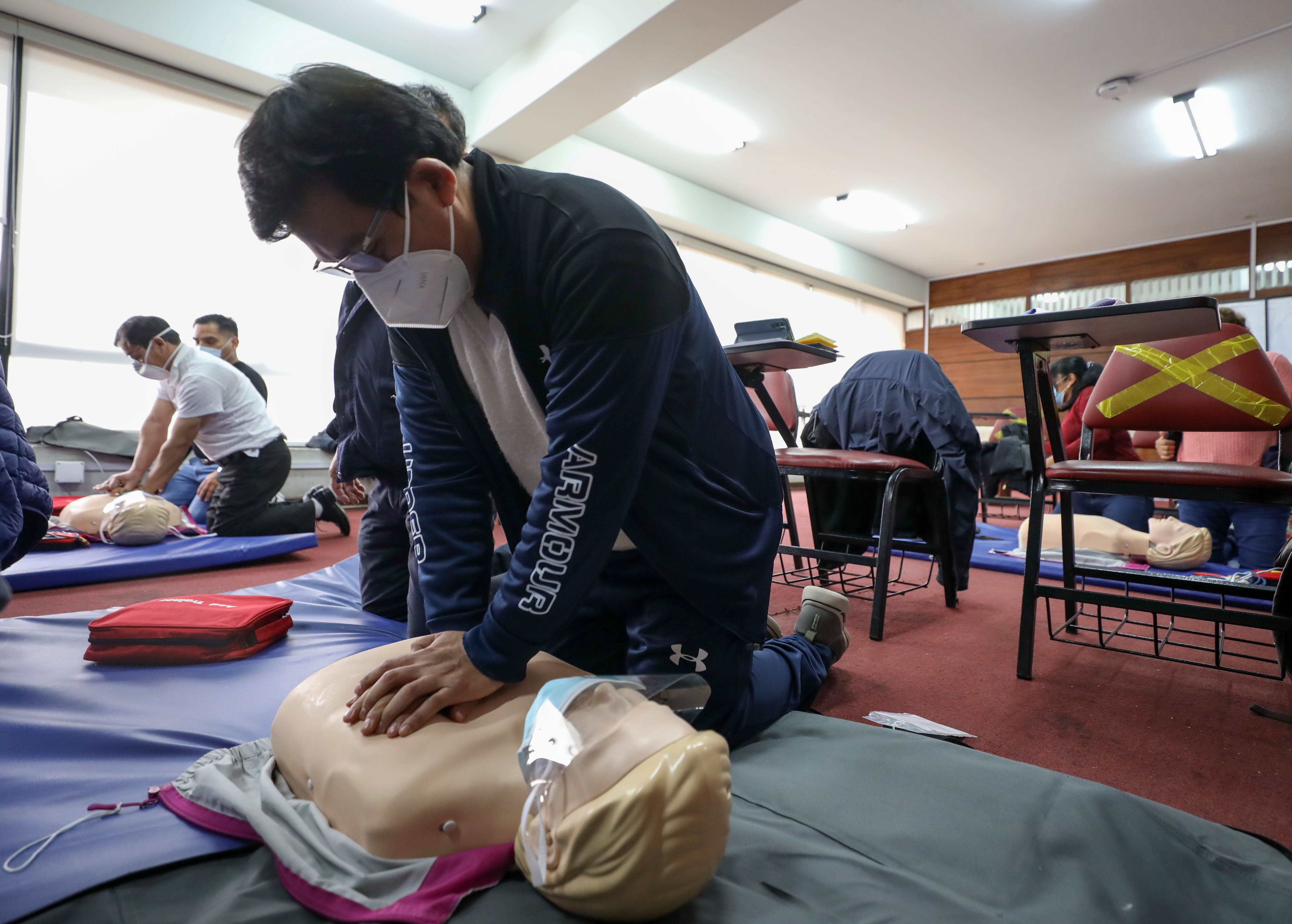 Essalud - EsSalud: Escuela de Emergencia capacitó a más de 1,790 profesionales de varias regiones en primeros auxilios, atención básica de desastres y más