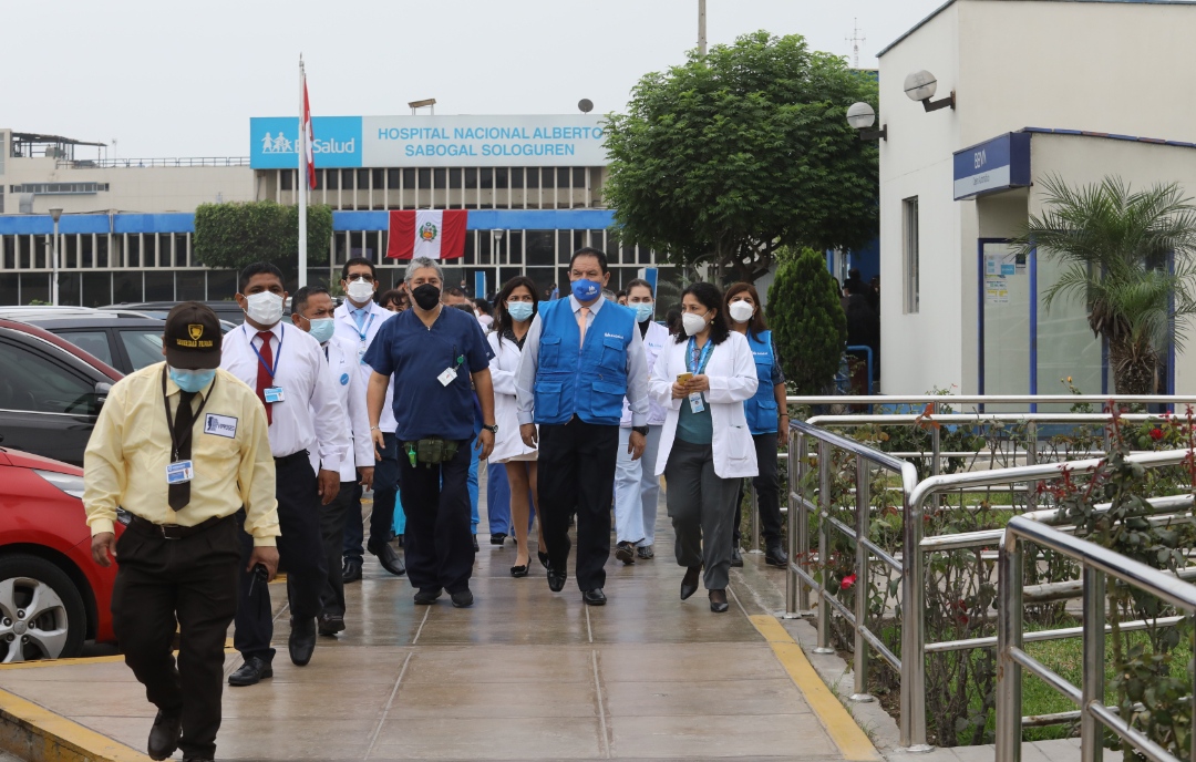 Essalud - Presidente ejecutivo de EsSalud inspecciona hospital Sabogal y anuncia proyecto para construir nuevo hospital en el Callao