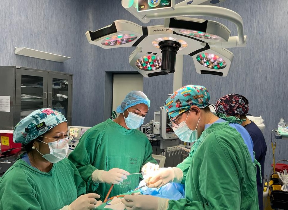Essalud - EsSalud La Libertad realizó intervenciones quirúrgicas en cinco hospitales de la red de manera simultánea
