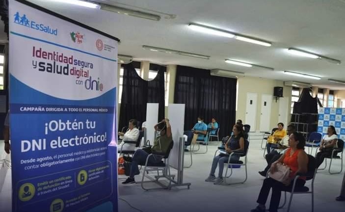 Essalud - Médicos de EsSalud Piura tendrán DNI electrónico gracias a campaña de “Identidad Segura y Salud Digital”