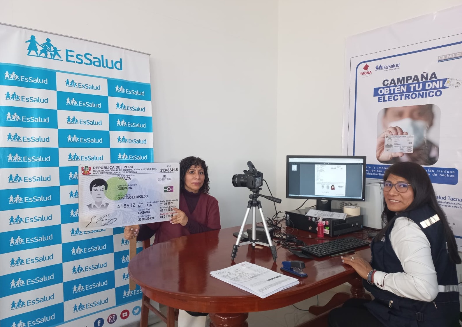 Essalud - Personal médico y asistencial de EsSalud Tacna participa en campaña para obtención de DNI electrónico