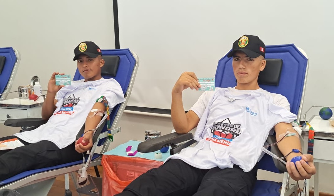 Essalud - EsSalud Tarapoto: estudiantes de la escuela de la PNP donaron más de 130 unidades de sangre