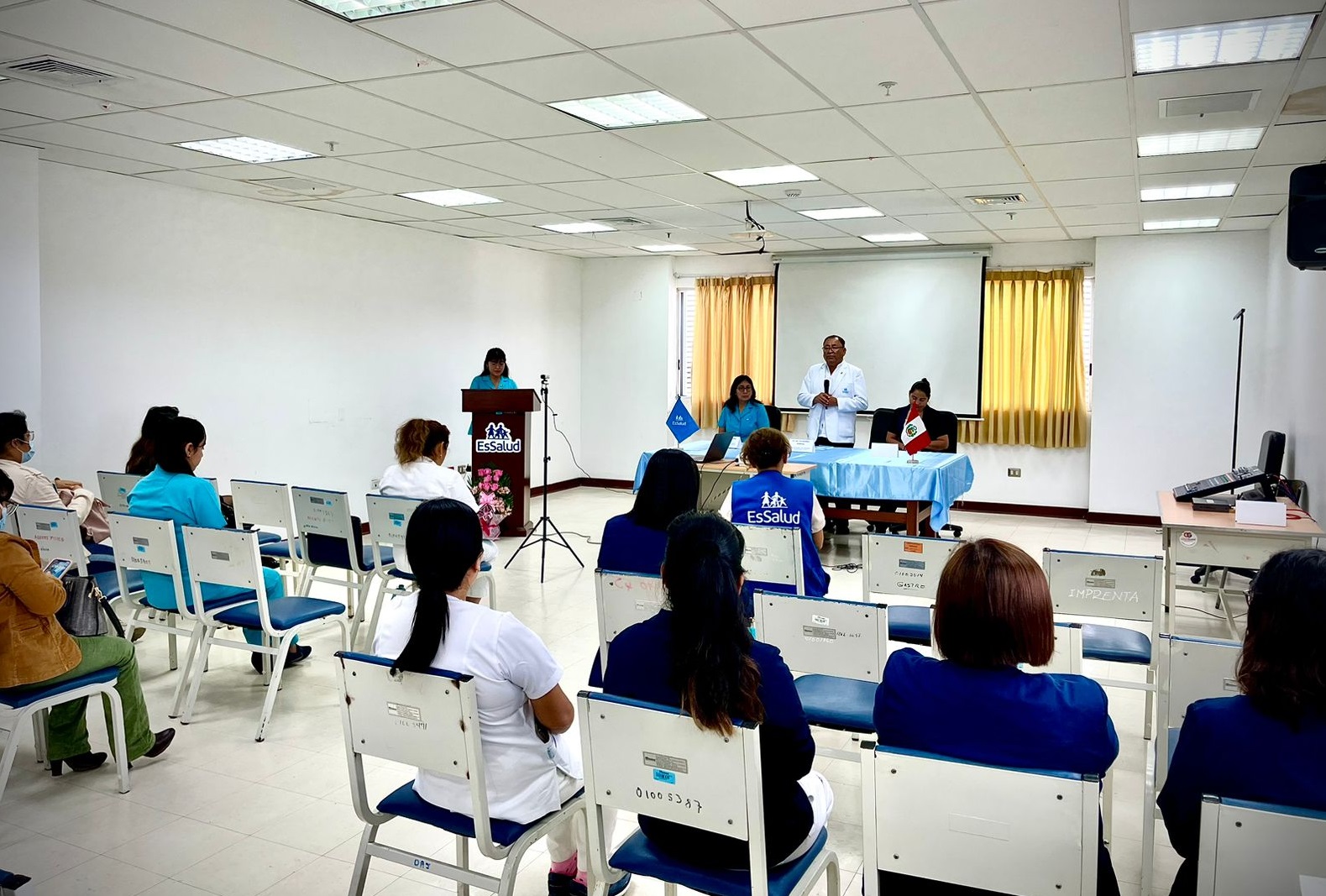 Essalud - EsSalud: Hospital Virgen de la Puerta de La Libertad realizó curso internacional de actualización en atención del paciente ambulatorio