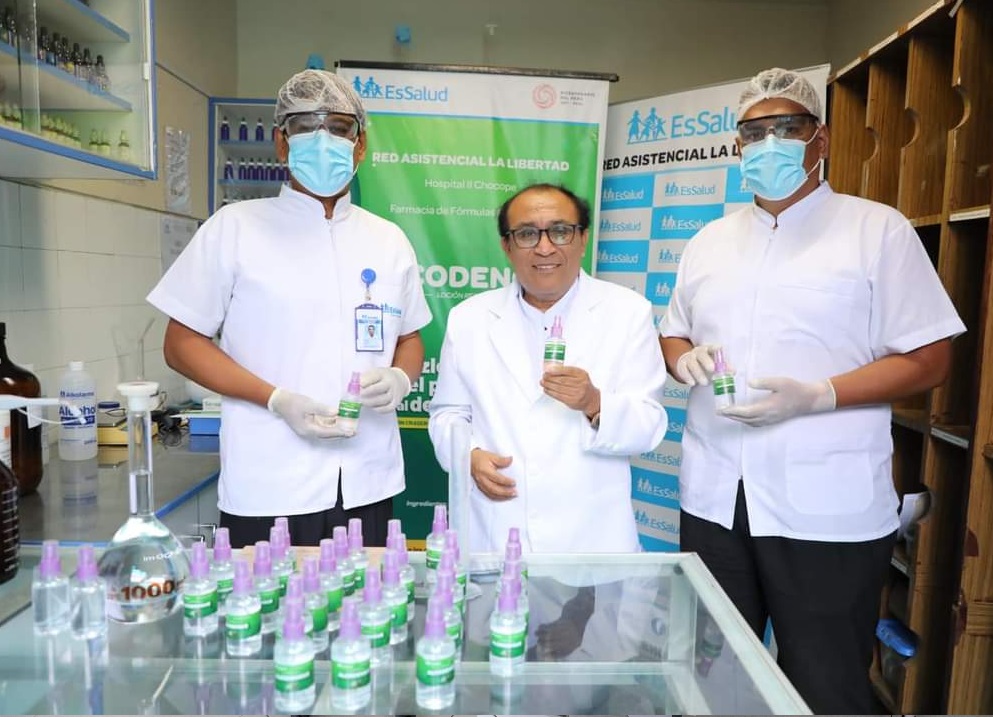 EsSalud La Libertad elabora repelentes en spray a base de productos naturales para combatir el dengue