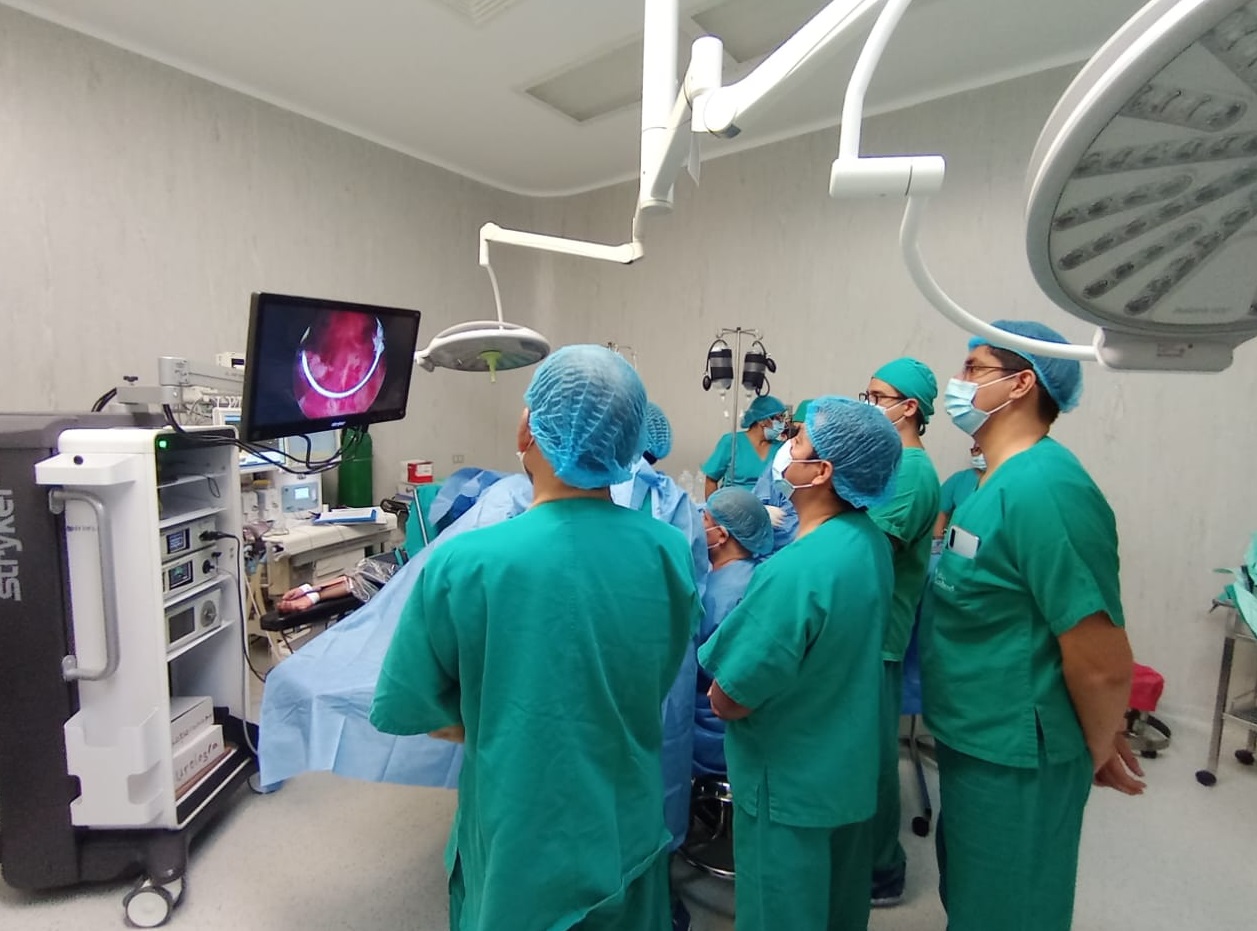 Essalud - EsSalud Moyobamba reduce tiempo operatorio y de internamiento con técnica quirúrgica mínimamente invasiva